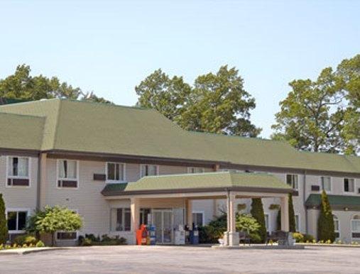 Econo Lodge Whitehall Near Michigan'S Adventure Exterior foto